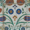 Carreau à décor de tulipes et de roses et aux tiges formant des mandorles, image 2/2