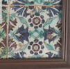 Carreau aux rosettes et oeillets formant un réseau cruciforme, image 2/2