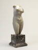 statue ; fragment, image 3/4