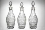 Carafe à liqueur avec bouchon, d'un ensemble de trois carafes, image 2/2