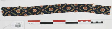 bande décorative d'habillement ; fragment, image 1/2