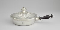 Grande casserole du service de George III d'Angleterre et de Hanovre, d'une paire (OA 12880), image 1/4