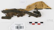 bande décorative d'habillement ; fragment, image 1/2