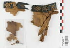 manche d'habit ; bande décorative d'habillement ; fragments, image 1/2