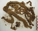 tissu ; fragments ; brut de fouilles, image 2/2
