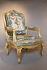 Fauteuil du salon des tapisseries de l'appartement de l'Impératrice aux Tuileries, d'un ensemble de 6 (F 574 C3 à C8), image 1/3