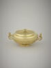Grande tasse couverte de la toilette de la duchesse de Modène, image 1/3