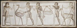 Décors de panneaux de boiserie en grisaille représentant des scènes de la vie civile égyptienne antique, image 5/11