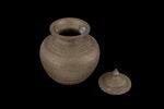 Vase à patine bronze : couvercle, image 13/13