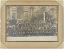 [Gardiens du Louvre dans la cour Lefuel], image 2/2
