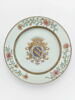 Assiette, partie d'un service en porcelaine de la compagnie des Indes aux armes de la famille Bouczo du Rongouët, image 1/2
