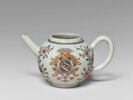 Théière, partie d'un service en porcelaine de la compagnie des Indes aux armes de la famille Bouczo du Rongouët, image 4/4