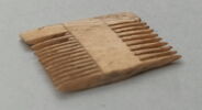 tabletterie ; peigne, fragment, image 3/3
