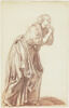 Une femme debout, penchée, les mains jointes, image 1/3
